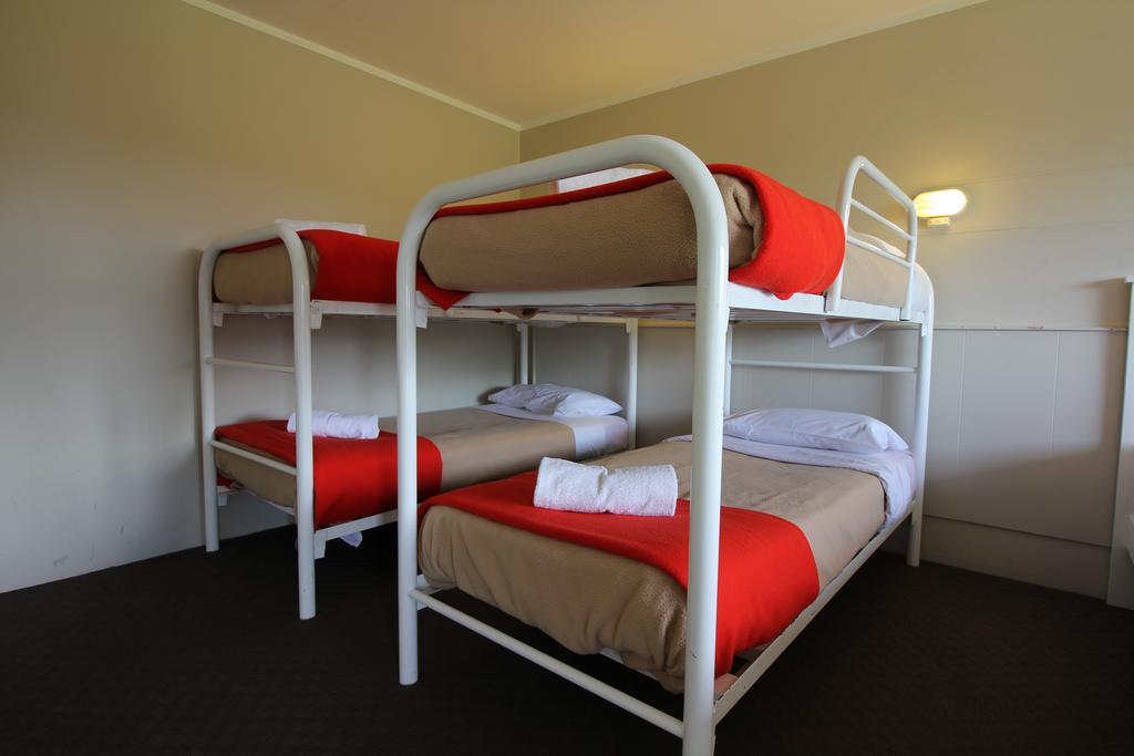 Snowy Mountains Resort And Function Centre Adaminaby Quarto foto