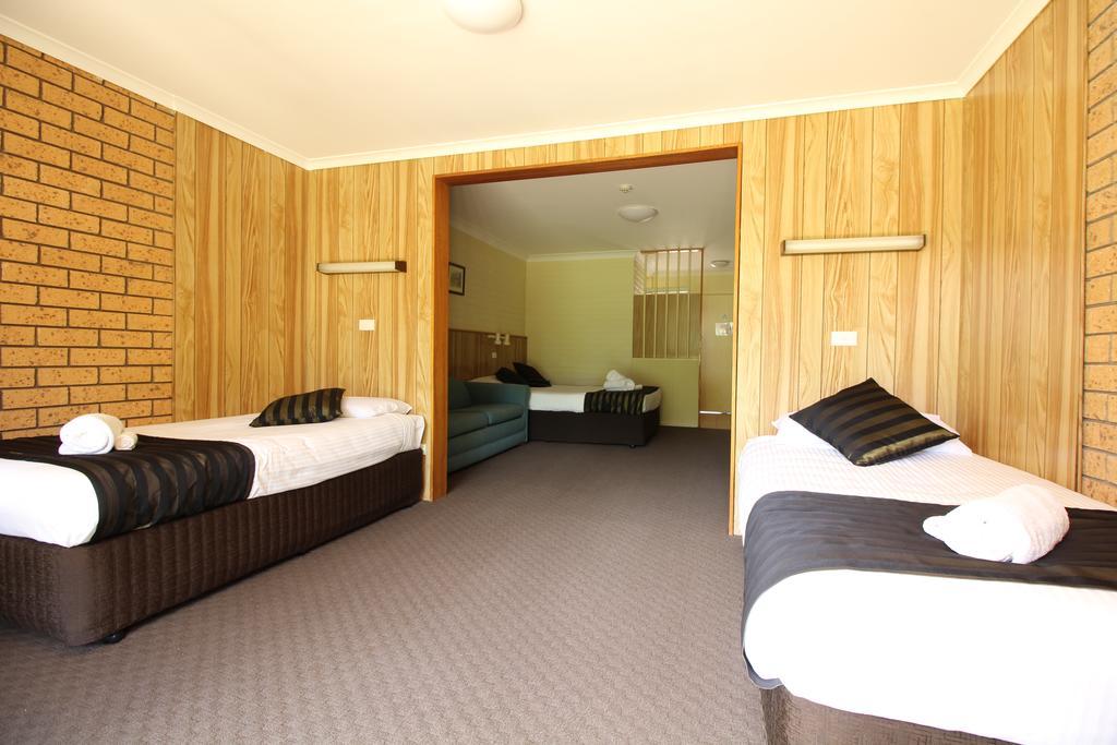 Snowy Mountains Resort And Function Centre Adaminaby Quarto foto