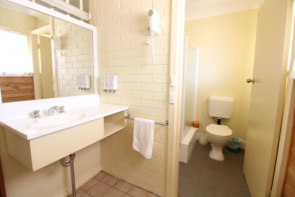 Snowy Mountains Resort And Function Centre Adaminaby Quarto foto