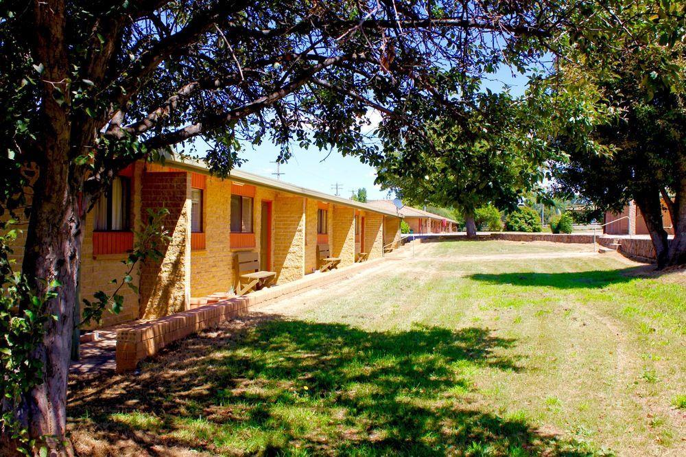 Snowy Mountains Resort And Function Centre Adaminaby Exterior foto